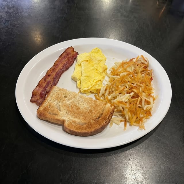 Kids Classic Breakfast.
